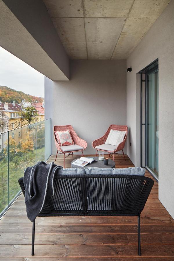 Prague Days - Designer Apts - Garage - Terrace - Easy City Access Praga Exterior foto