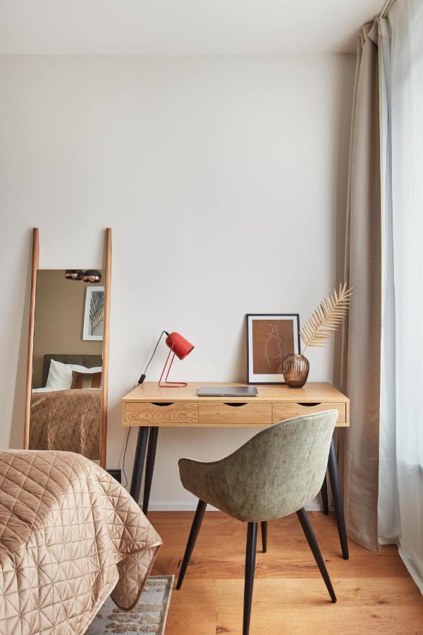 Prague Days - Designer Apts - Garage - Terrace - Easy City Access Praga Exterior foto